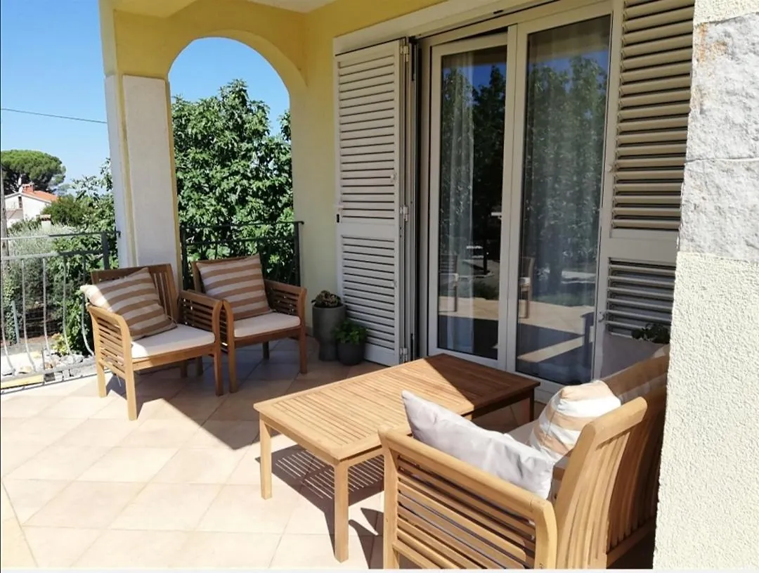 Apartment Laetitia Kaštelir