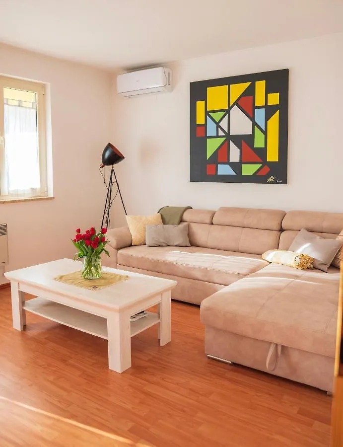 Apartment Laetitia Kaštelir