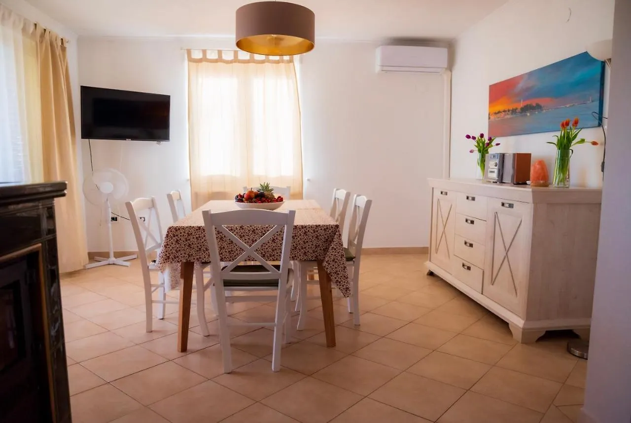Apartment Laetitia Kaštelir 0*,  Κροατία
