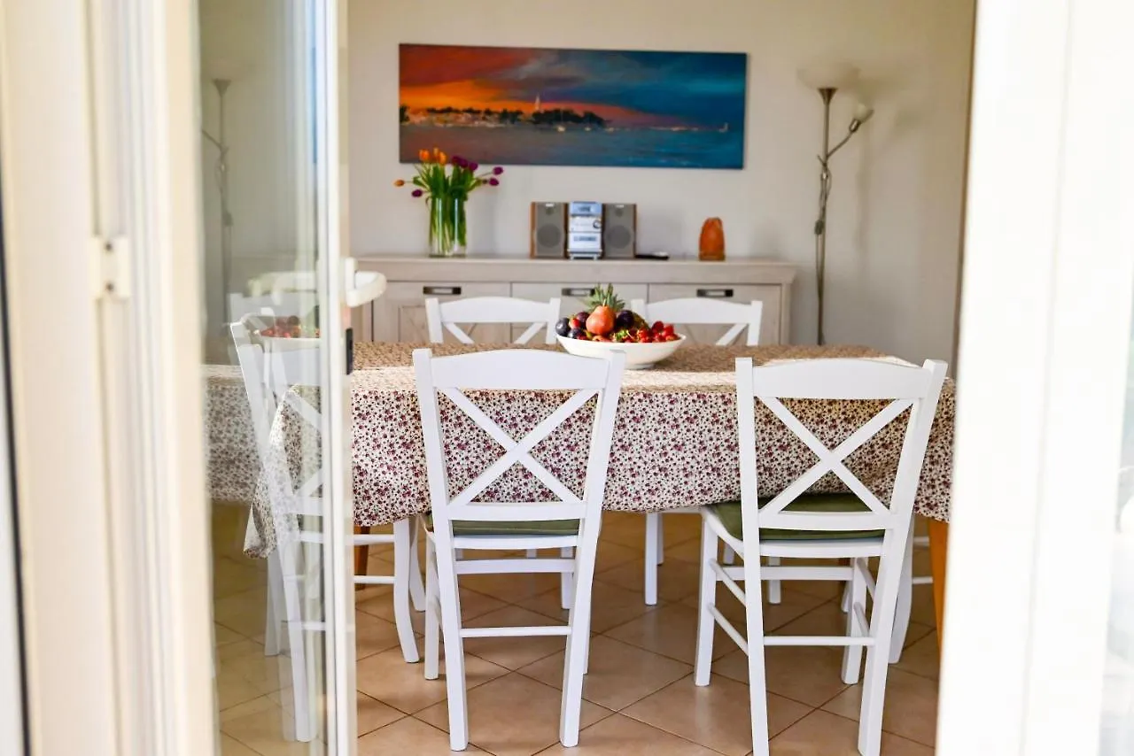 Apartment Laetitia Kaštelir Κροατία